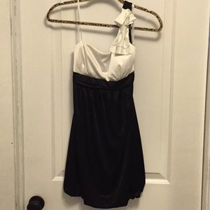 Black and white one shoulder bubble dress